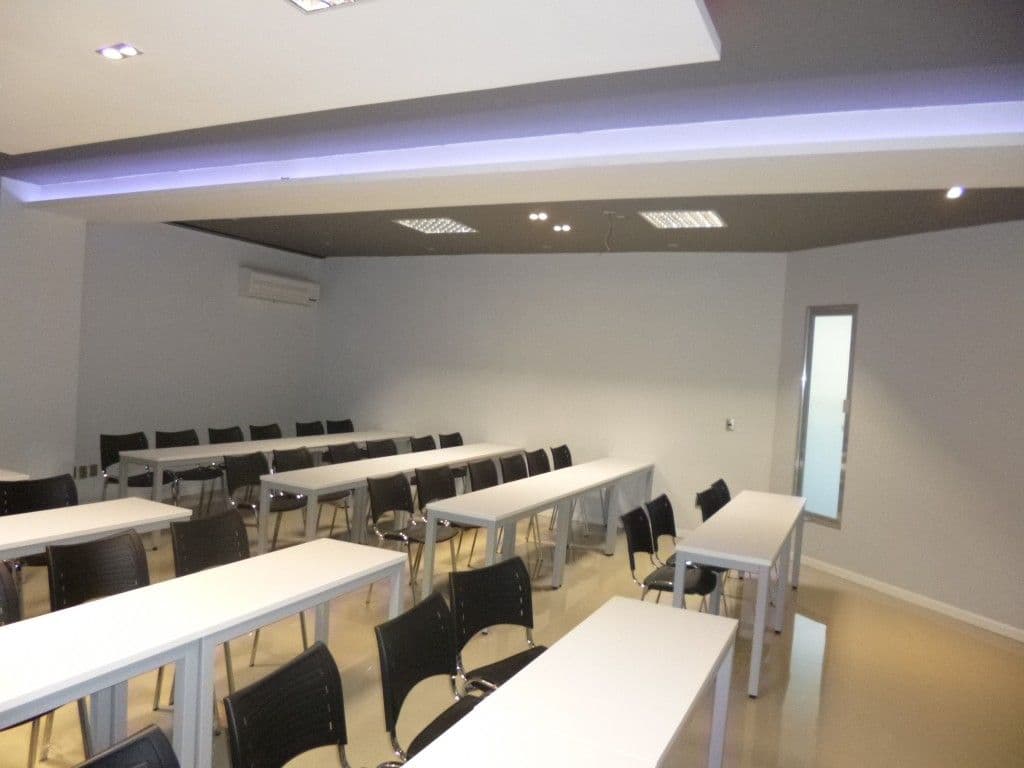 Sala de cursos en Centro de Negocios SUAL